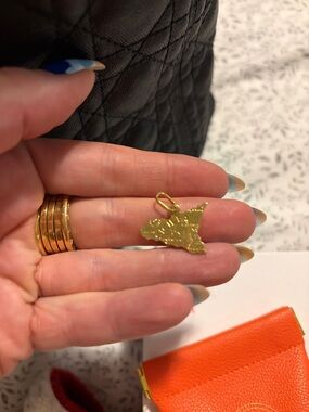 Italian pendant 18k solid vintage Map Charm Pendant -